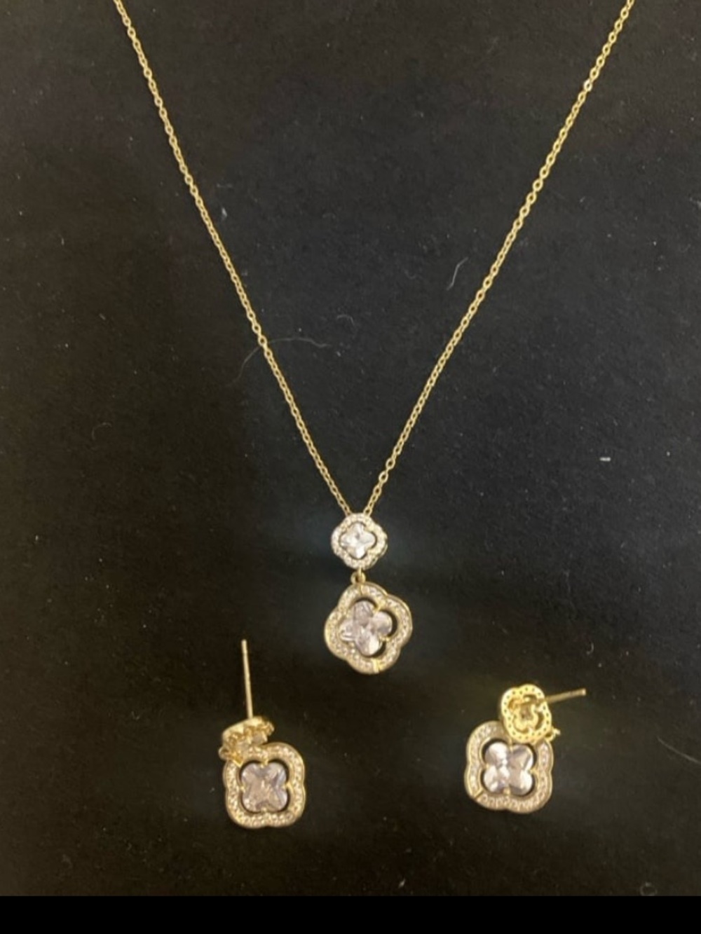 New! Gold-Plated Clover-Shaped Pendant Necklace 18” L and Earrings Set.